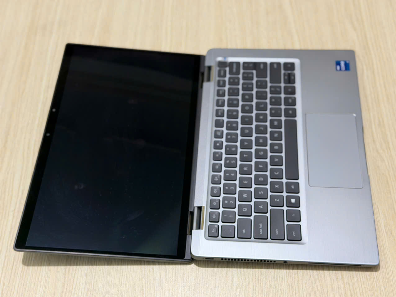 dell 7320 2in1 cảm ứng giá rẻ i7 1185g7 ram 32gb ssd 512gb 13.3cinh